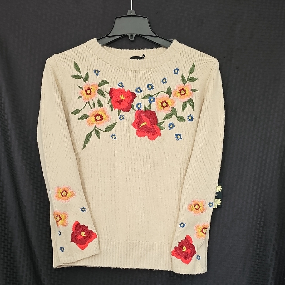 Elegant Floral Embroidered Cream Sweater